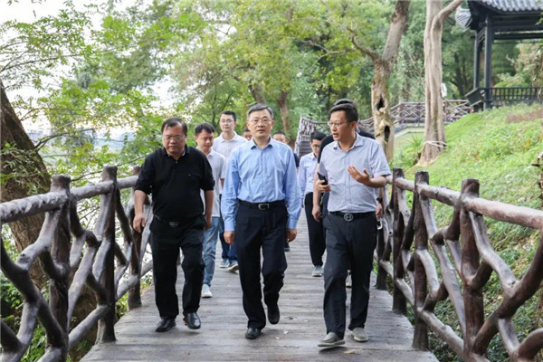 肖承貴深入市城投集團(tuán)重點(diǎn)項目建設(shè)現(xiàn)場調(diào)研