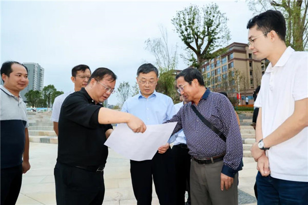 肖承貴深入市城投集團(tuán)重點(diǎn)項目建設(shè)現(xiàn)場調(diào)研