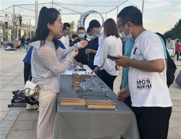 興商貿(mào) 促消費(fèi) 惠民生！景德鎮(zhèn)這里的夜市很火爆！